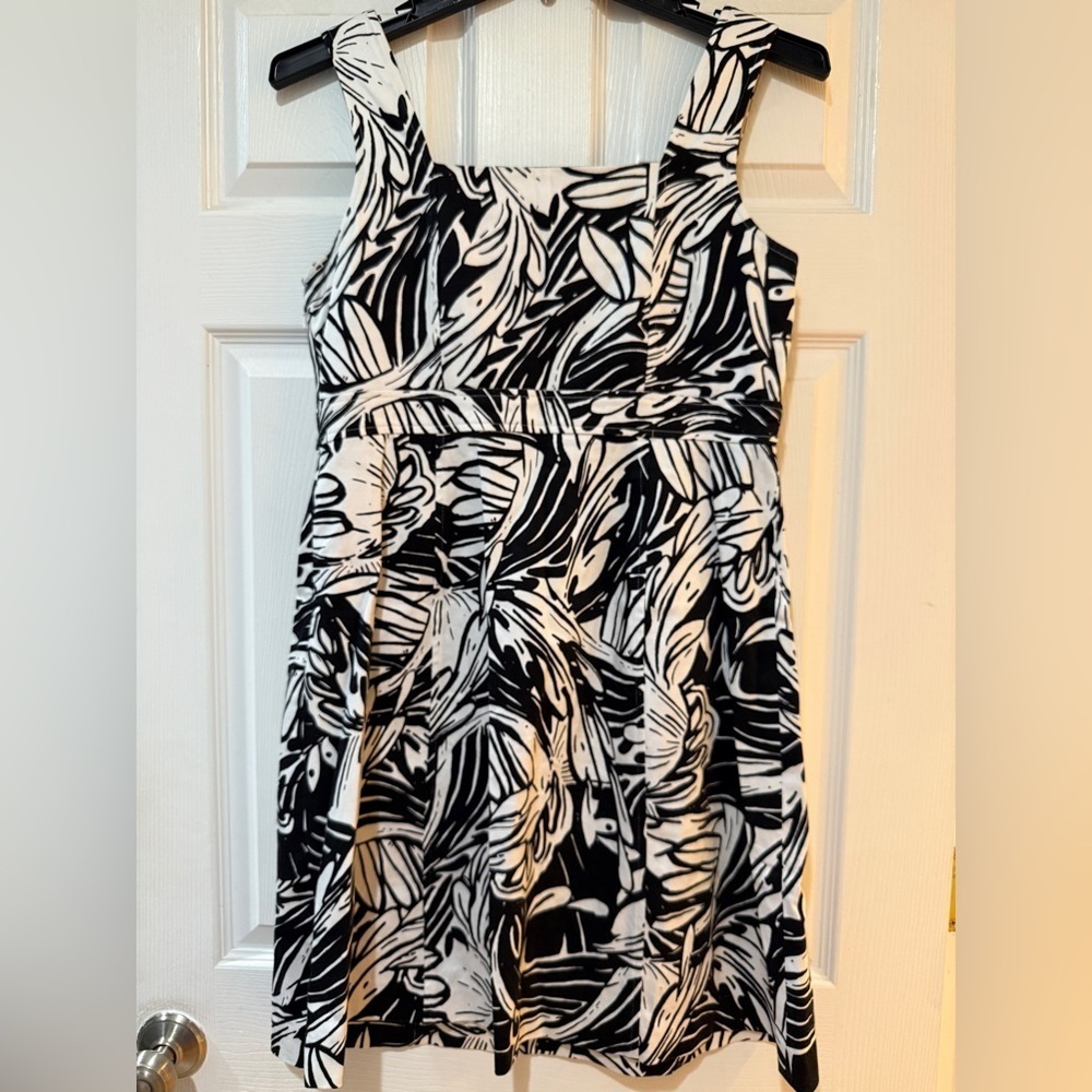 Madison Black and White Sleeveless Mini Sundress Excellent Cond